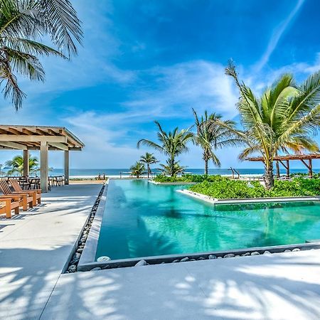 Marea Beachfront Villas Zihuatanejo Buitenkant foto