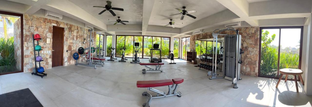 Marea Beachfront Villas Zihuatanejo Buitenkant foto