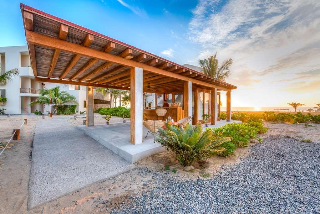 Marea Beachfront Villas Zihuatanejo Buitenkant foto