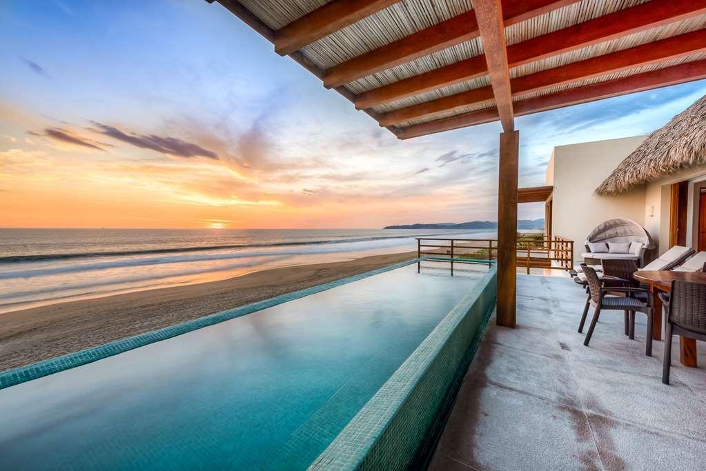 Marea Beachfront Villas Zihuatanejo Kamer foto