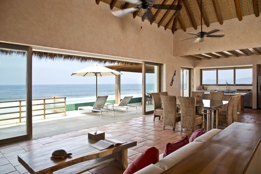 Marea Beachfront Villas Zihuatanejo Buitenkant foto
