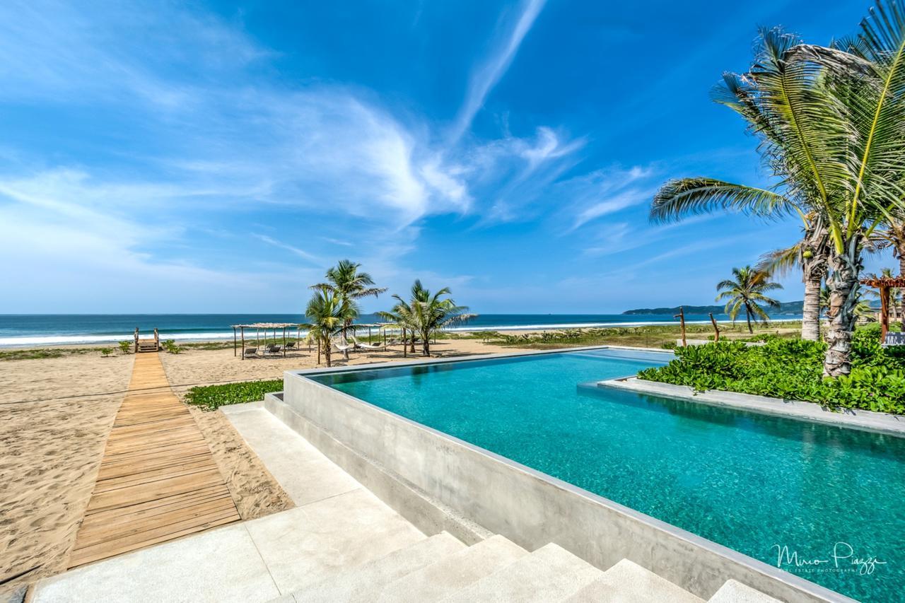 Marea Beachfront Villas Zihuatanejo Buitenkant foto