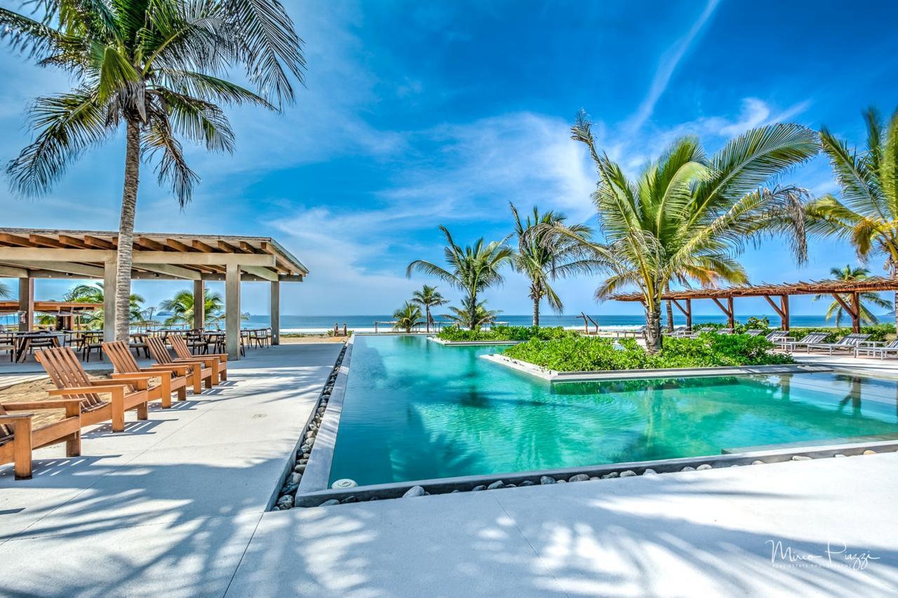 Marea Beachfront Villas Zihuatanejo Buitenkant foto