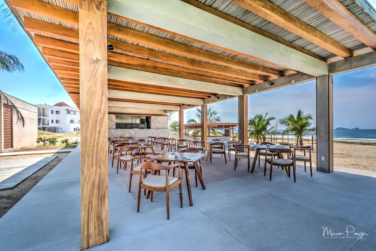 Marea Beachfront Villas Zihuatanejo Buitenkant foto