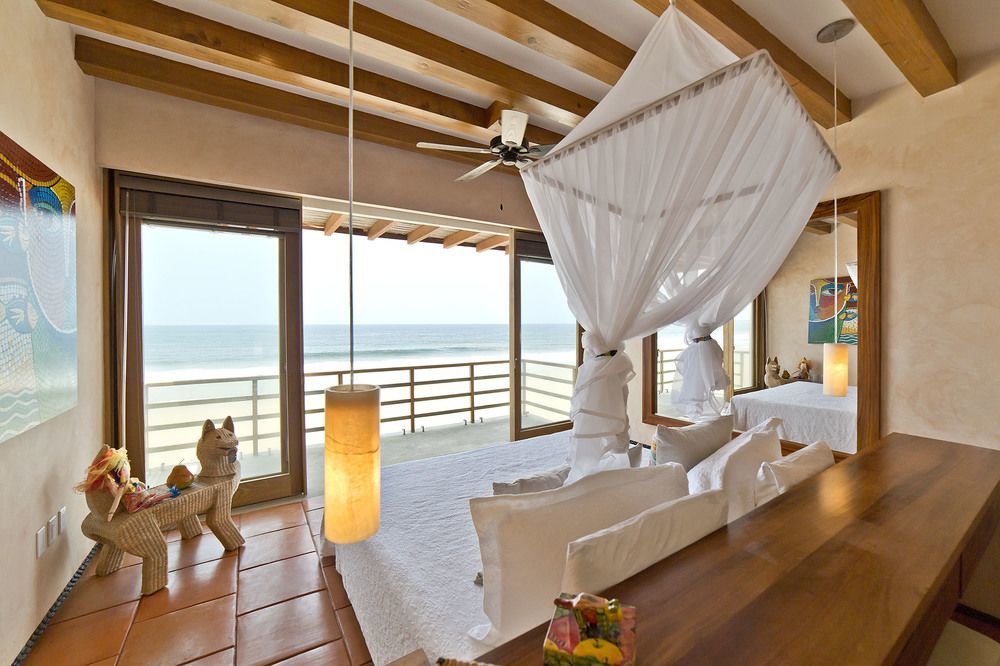 Marea Beachfront Villas Zihuatanejo Buitenkant foto